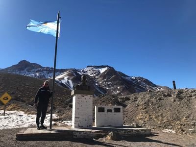 leo_potatoe's profile picture.  “...con sensibilidad e imaginación ver, base para apreciar, apreciar base para resolver y resolver base para actuar....”