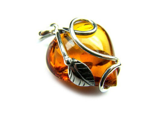 SilverAmber Jewellery is UK based business that is distributing Sterling Silver and Amber Jewellery. We run websites for trade buyers as well as general public.