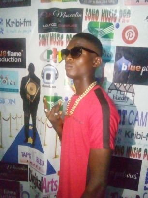 SkyBoy32698551's profile picture. artist