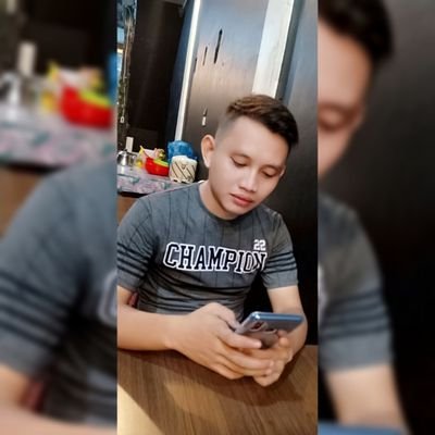 WaruwuTomy's profile picture. 