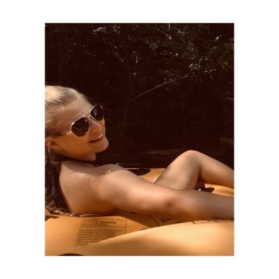 sarah_styles987's profile picture. Happiness looks gorgeous on you darling