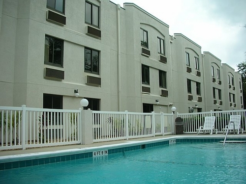 Sarasota Airport hotel with the best rate,Great service,friendliest staff and emmaculate rooms.