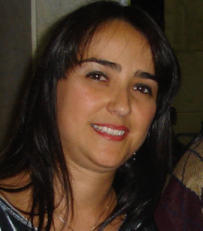Professora de Língua Portuguesa/Espanhol. Professora da Rede Municipal de Belo Horizonte - vice diretora da Escola Municipal Israel Pinheiro