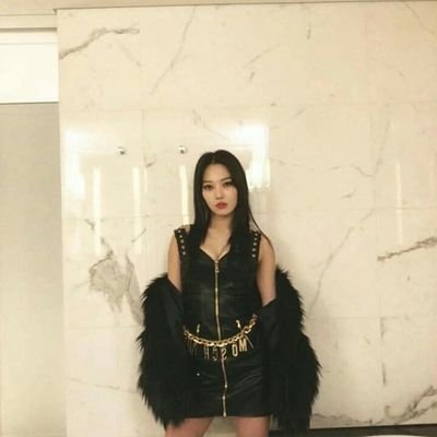 Alessandra Ø'brien= Jeon SoMin [👑] 

Mezcla de miel y café 🌿

Nacionalidad;Mexicana;Coreana 👑💕

Hetero||Soltera🌺

19 años☄