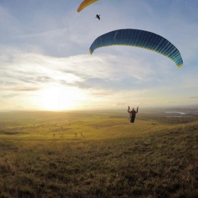 Boite de nuit, surf, voyages, et plus si affinités...
Follow moi , c'est moi cher qu'une pot-ca!
