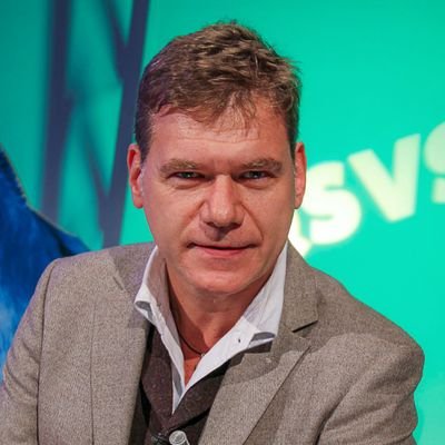 Official GLR. Milanese, GiornalistaTV, Legalista, Viaggiatore, Interista Prischiano, Ex Ufficiale Riservista Esercito. Blocco a nastro Tifoidi, Haters e Volgari