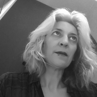 Directora teatro, dramaturga @laradicalteatro. #PQMEC #AmbienteFamiliar, con J.G.G. #ElDiabloCojuelo, de Guevara, #Lagarce, #Bärfuss, #DeFilippo