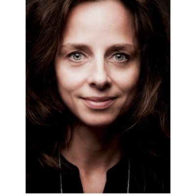 Leest, schrijft onderzoekt haar eigen familiegeschiedenis en die van jou onder de naam Your Story Told zie https://t.co/OqbpoB1sO8 | random twitteraar