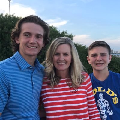 Shawntal52's profile picture. 