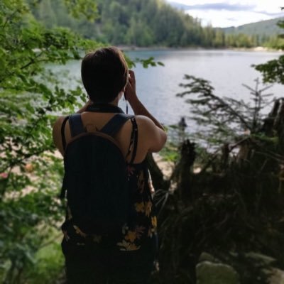 MaussJulie's profile picture. Professeure de SES, avec plein de “s” à la fin.