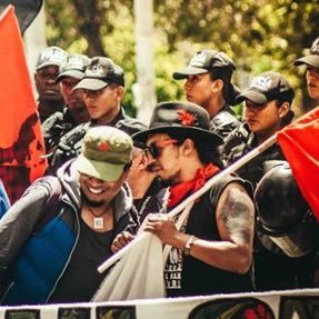Idealista que piensa y actúa desde abajo y hacia la izquierda