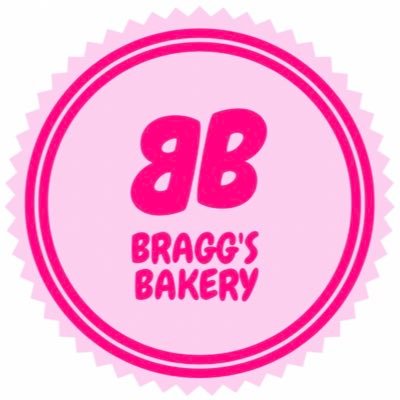 Family Run Bakery 🧁 Specialising in cupcakes/cakes 🍰 No order too big or small just message us 💌 Local delivery available!