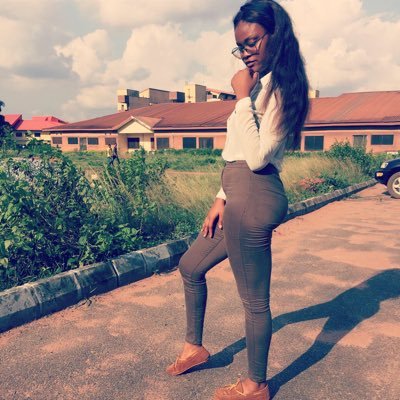 undercoverfrea8's profile picture. WEIRDO