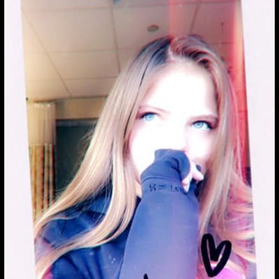 Emmajon81325674's profile picture. Cute athletic sports loves video games and loves being with my friend and  Single life