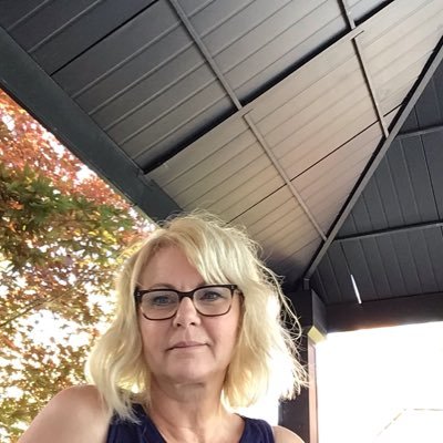 Wife.Mother.Daughter.Lover of ALL things Danish. President of @Goettlers. Principal of @ChesterfieldWH