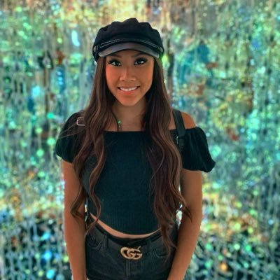 Maaary_D's profile picture. 