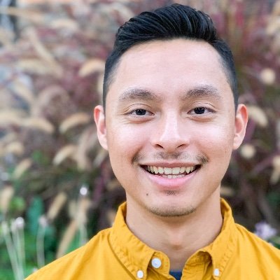 Hi there! I'm Manny and I'm a Virtual Assistant, your Virtual Assistant!
Headshot by Daron Creative, LLC
Background Photo by Stanley Dai on Unsplash