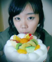 22/여자/A형/상코미/귀요미/개념있음/외국어능통/학생/레알친근한데먼저안다가감/빠숑