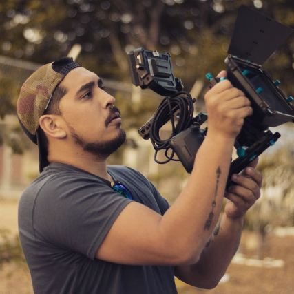 Director de fotografía y gamer frustrado. Comediante agrio con un toque de genialidad. ¡Soy el equilibrio perfecto entre talento y diversión! 📸🎮😄