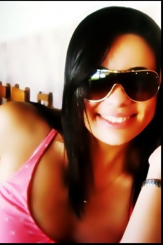 Sou fera, sou bicho, sou anjo e sou mulher. Sou minha mãe, minha filha, minha irmã, minha menina. Mas sou minha,só minha e não de quem quiser...