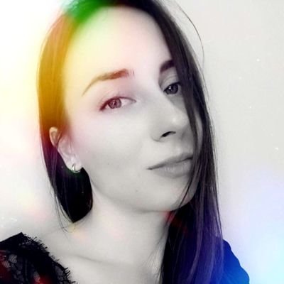 medonija's profile picture. 