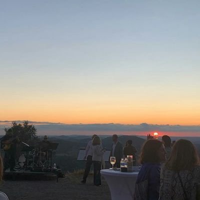 diaz_banos's profile picture. La Educación es la base fundamental de todo....