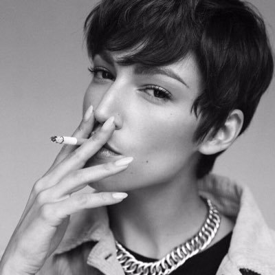 Tb9DCad0WDlGVvR's profile picture. 