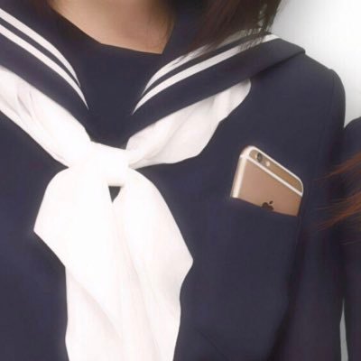 寝る時はセーラー服を着ています。 妻公認です。Hする時もセーラー服着たままで。https://t.co/PaQ3tKGt8V