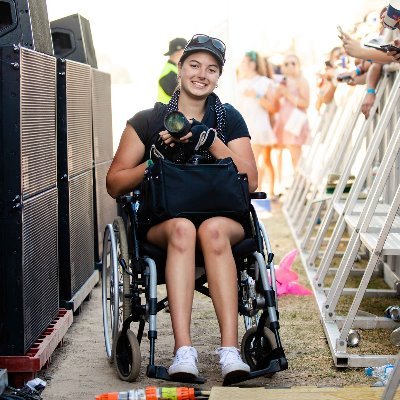 Melbourne based live music photographer on wheels. Stairing Through the Lens project 📸