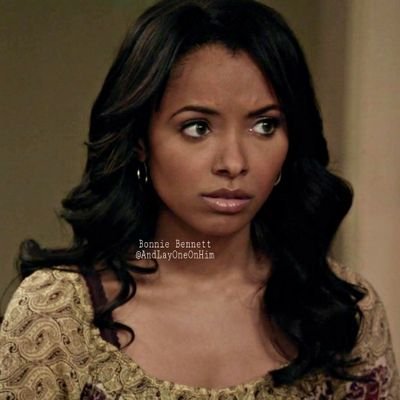 Bonnie Bennett Andlayoneonhim Twitter