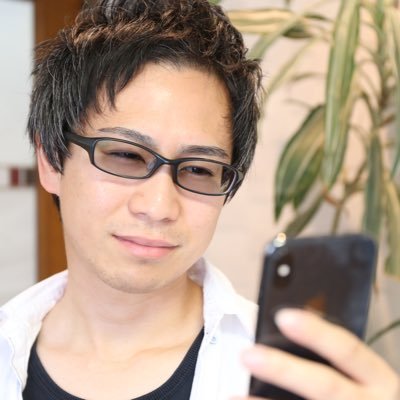 ツーリングに出掛けて、その土地の美味しい物を戴いたり、一眼で写真を撮るのが趣味のIT戦士です! 愛馬は1951年式イギリス製RoyalEnfield G2のサイドカーなので見掛けたらお声掛け下さい(੭ु ˃̶͈̀ ω ˂̶͈́)੭ु⁾⁾