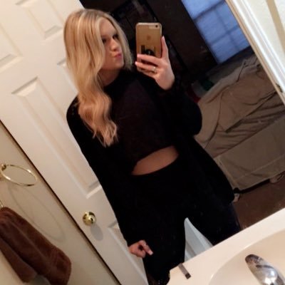 @nikii_colee
