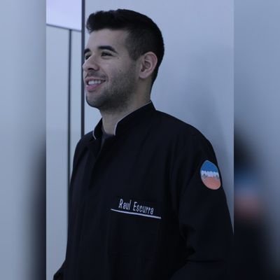 Odontólogo.
Deportista.
Con Fé y Esperanza todo se puede.
Dios es mi guía