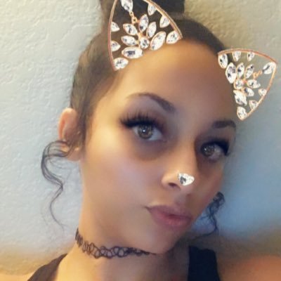 #beautifullyblended #motherofmultiples #collegestudent #poet #beautyconsultant #foodie #athlete #gamer