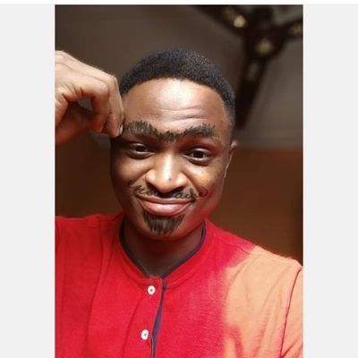 Ekw_Em's profile picture. My interests are, Health, Technology, Design, Community, Everything! so I'm either the Black hat or the Green hat