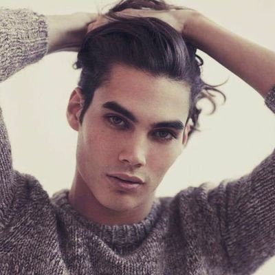 BrokenSunbeams's profile picture. 𝕰𝖛𝖊𝖓 𝖆 𝖗𝖔𝖙𝖙𝖊𝖓 𝖜𝖔𝖗𝖑𝖉 𝖉𝖊𝖘𝖊𝖗𝖛𝖊𝖘 𝖑𝖎𝖌𝖍𝖙.