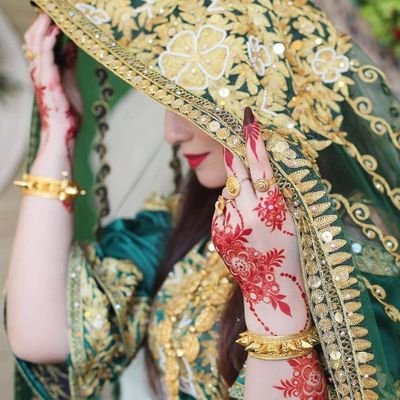 AmmaraMarvi's profile picture. Alhumdolila for Everything 
a Muslim a Pakistani
اشْهَدُ انْ لّآ اِلهَ اِلَّا اللّهُ وَحْدَه لَا شَرِيْكَ لَه، وَ اَشْهَدُ اَنَّ مُحَمَّدً اعَبْدُه وَرَسُولُه