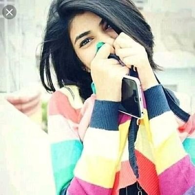 ज़िन्दगी को खुश रहकर
जिओ क्योंकि रोज
शाम सिर्फ सूरज ही
नहीं ढलता आपकी
अनमोल जिन्दगी भी
ढलती है🌹🌹🌹