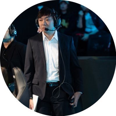 Speak French Japanese English fluently.          Ex-progamer/headcoach 今は色々してます〜