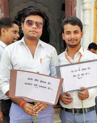 Dharmen79479017's profile picture. teaching skills .....