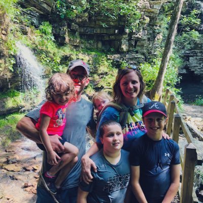 lynchatflippin's profile picture. Jesus follower, Wife, Mom, Teacher, believer in being kind & Ozark Mountains resident