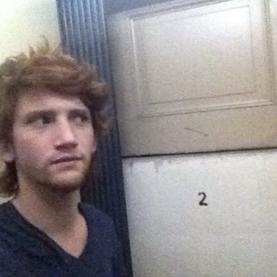 me quedé encerrado en el ascensor y me hice twitter.