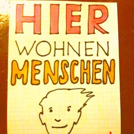 Alteingesessene Mietergemeinschaft am Lausitzer Platz 17 droht Vertreibung durch Verkauf an Immobiliengesellschaft. #bizimkiez #200Häuser #vorkaufsrecht