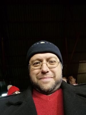 Golf mad,animal lover, Reds fan,wing chun student.