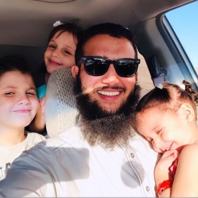 ahmadgadelmoula's profile picture. اللهم اغفر لأمي وأبي وأخي وأختي.                                     لكل شخص عابر مرّ من هُنا : كُن كالغيث تروي قبور أحبتي بدعائك ❤️