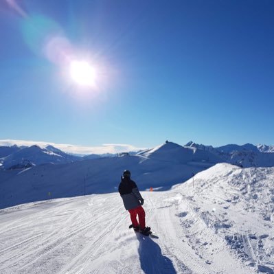 tomverhofstadt's profile picture. Ik lach graag, snowboard graag en werk graag. Drie dingen die belangrijk zijn :)