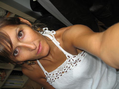 I am a divorced, single, dominant woman. I live alone and work from home (writer of supernatural thrillers). I'm interested in alternative lifestyles and subs.