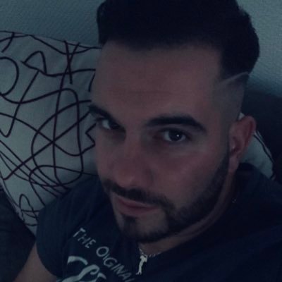 Kev_DelMastro's profile picture. Marseille ⚪️💙Milan Ac ❤️🖤 Sports ⚽️🏀🎾🏒 Musique 🎧 🎼🎤 Mes racines 🇪🇸🇮🇹