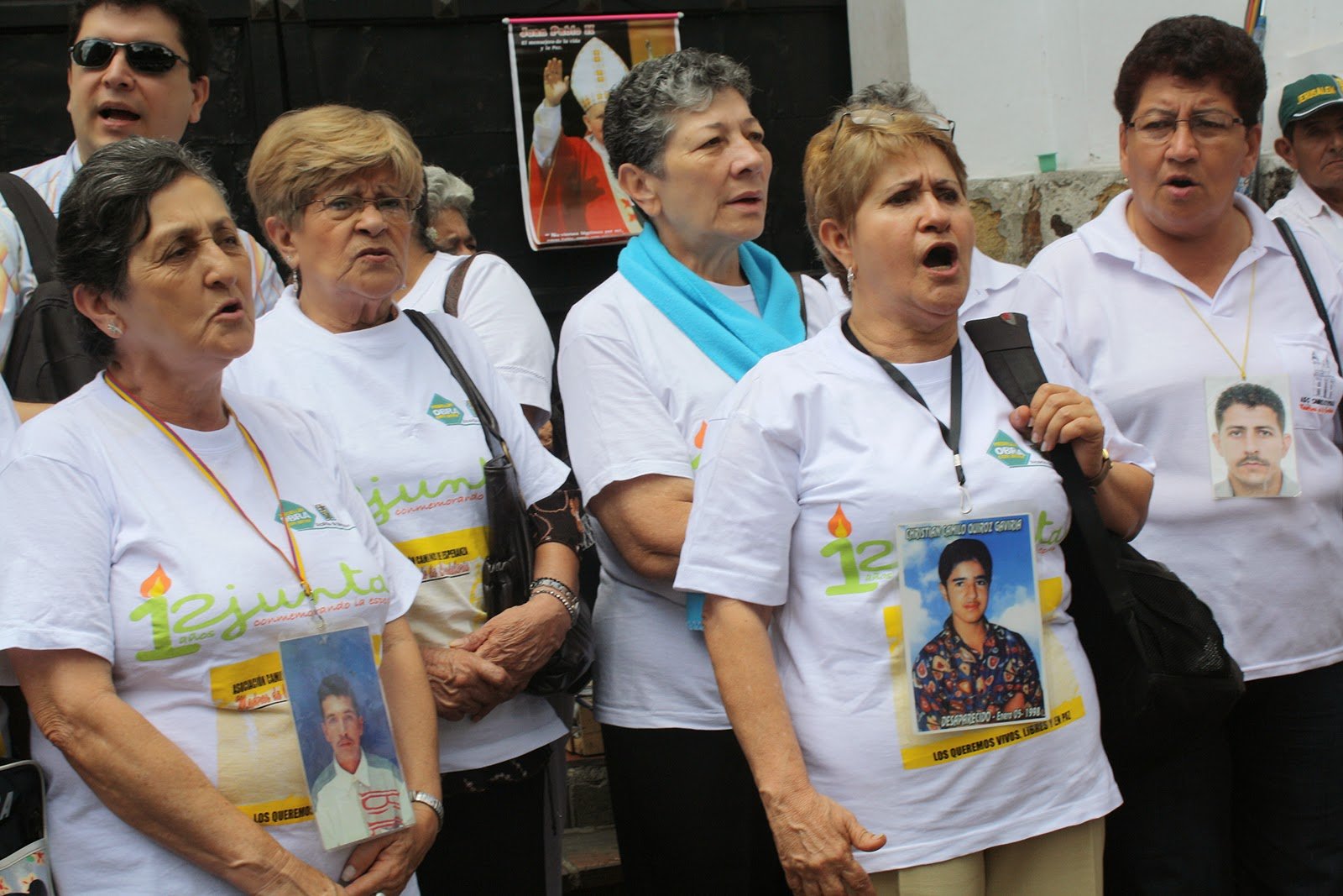 Madres colombianas en búsqueda de sus hijos.