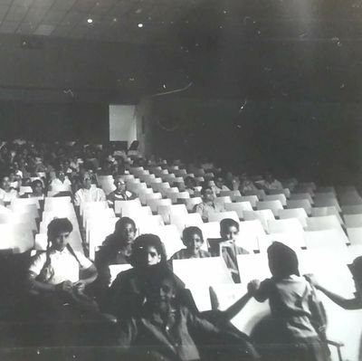 キューバやチリなどラテンアメリカの映画を研究しています。字幕翻訳もたまにやってます。『にわのすなば GARDEN SANDBOX』に出演しました。『トレンケ・ラウケン』、『ユリシーズ』を配給します。